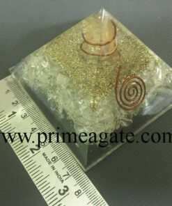 Orgonite-Crystal-Quartz-Pyramid-With-Charge-Crystal-Point